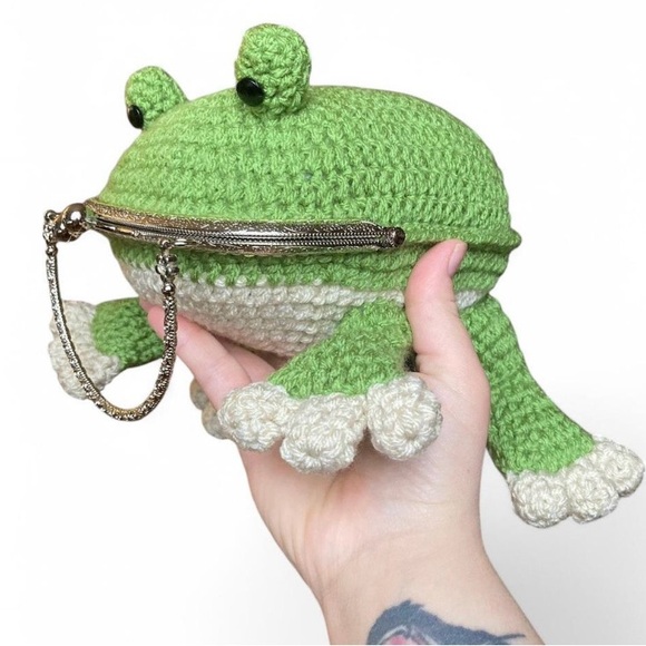 Handmade Handbags - Green and Cream Crochet Frog Purse